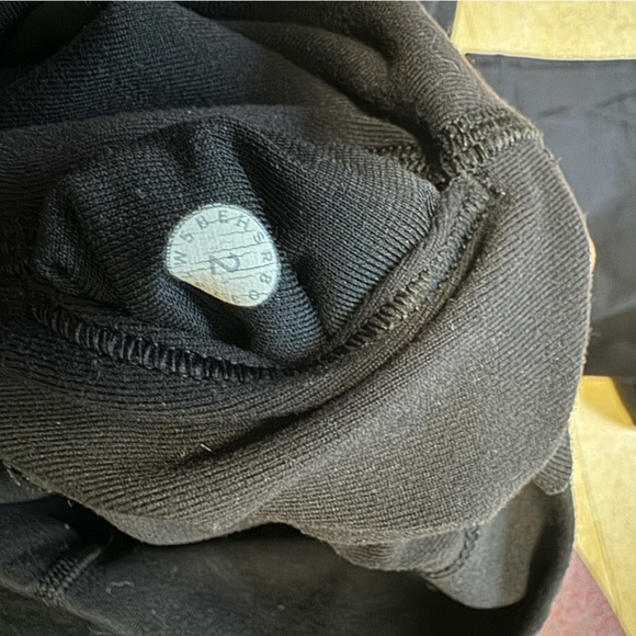 Size 2 Lululemon Wunder Unders - Picture 4 of 4